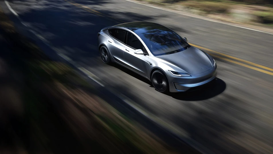 Model 3 대표 이미지
